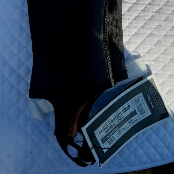 NWT Ariat close contact half chaps style 10004542 size XST - Picture 1 of 12